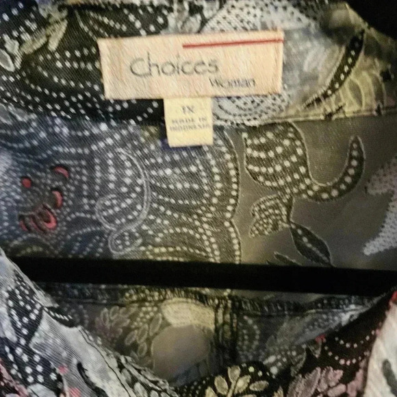 Choices Woman Floral Print Button Down Sheer Blouse (1X) - Picture 3 of 7